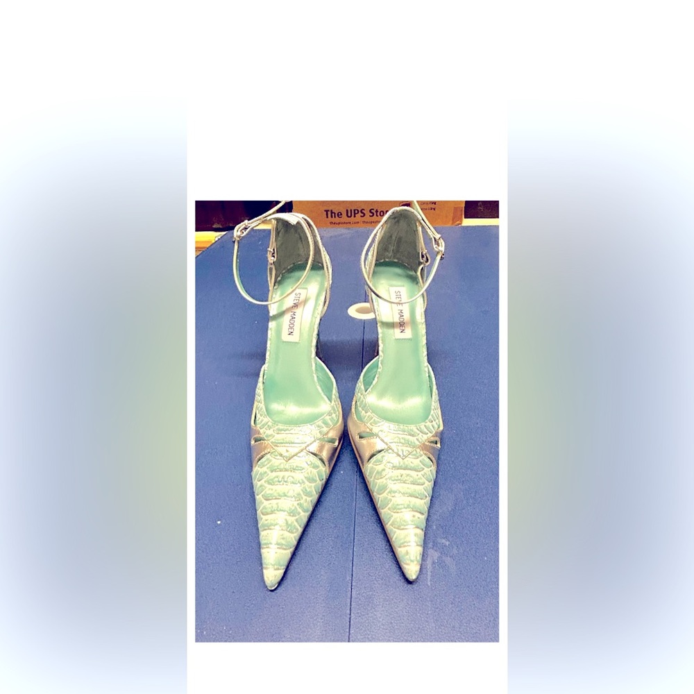 Steve Madden barracuda silver and turquoise heels , size 6.5